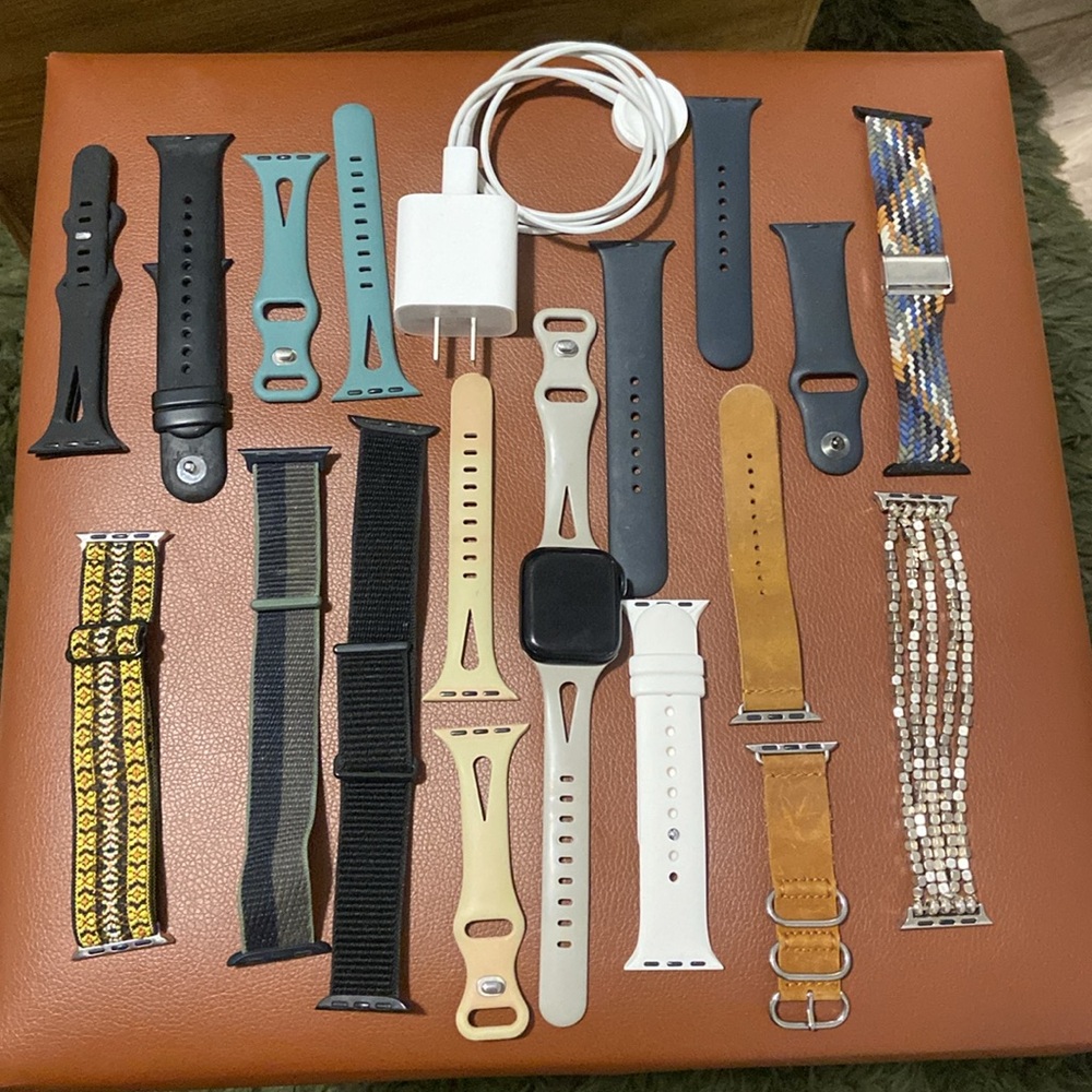 Series 7 41mm Apple Watch *Unlocked* - Picture 5 of 5